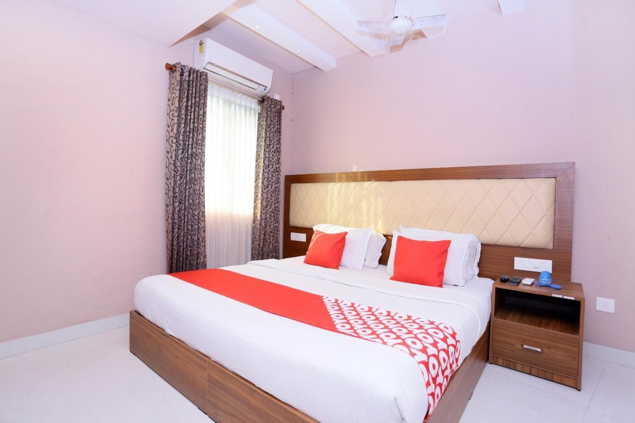 Oyo Flagship 25093 Hotel Thamam Kochi Exterior foto