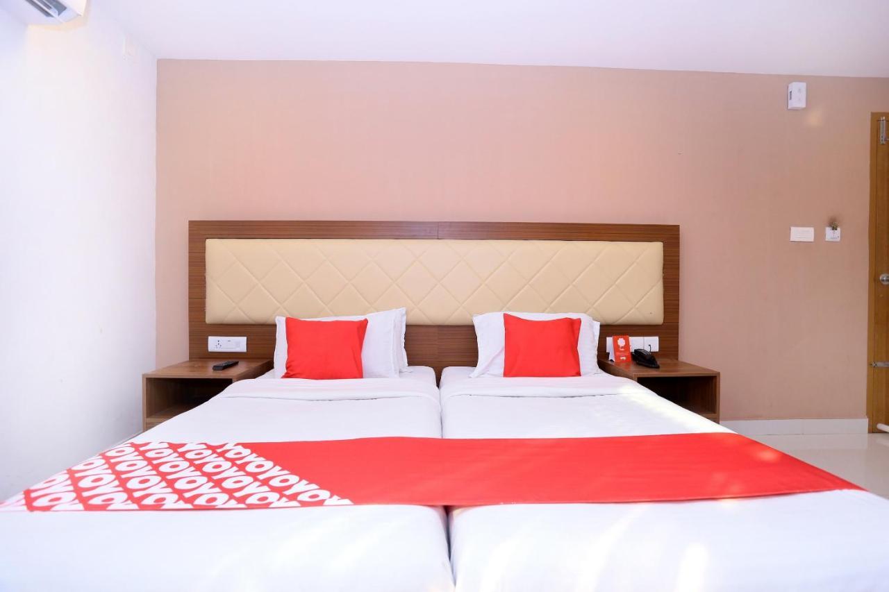 Oyo Flagship 25093 Hotel Thamam Kochi Exterior foto